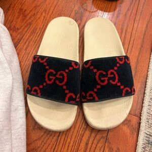 Gucci Women's Black and Red Logo Slide Sandals